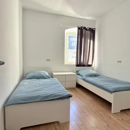 Mykonos House Mit 6 Schlafzimmer Apartment Kirchenlamitz